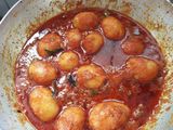 દમ આલુ (Dum Aloo Recipe In Gujarati)