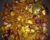 A picture of step 2 of Chana Ghughni.