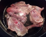 Foto del paso 1 de la receta: Muslos de pollo rellenos con salteado de judías