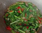 Foto langkah ke 4 dari resep Oseng sawi (pemula).
