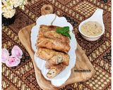 Foto langkah ke 10 dari resep Lotus Root Chicken Spring Rolls.