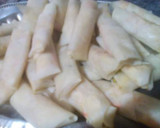 A picture of step 4 of Spring Rolls.🌈🌈🌺 .