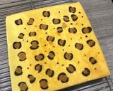 Foto langkah ke 7 dari resep LEOPARD ROLLCAKE w/ Chocolatte Spread Filling.