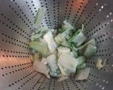 Foto del paso 2 de la receta: Rehogado de acelgas con mejillones