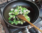 Foto del paso 6 de la receta: Alubias blancas con coles y doble sofritada