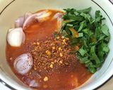 รูปขั้นตอนการทำที่ 2 ของ ไข่เจียวราดยำปลากระป๋อง