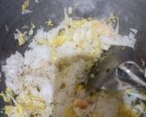 Foto langkah ke 3 dari resep Nasi Goreng Udang Telur praktis.