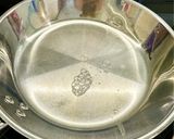 Hình bước làm 1 của món 🍳Cách chiên trứng bằng chảo inox không bị dính - cho người mới bắt đầu