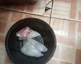 Foto langkah ke 1 dari resep Cumi Goreng Tepung Pedas Asam Manis.