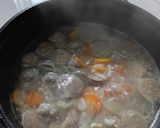 Foto langkah ke 2 dari resep Sup oyong bakso enak.