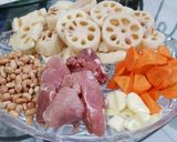 Foto langkah ke 1 dari resep Lotus Root Soup.