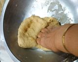 A picture of step 2 of Gobhi Paratha.