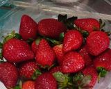 Foto langkah ke 1 dari resep Korean Milk Strawberry 🍓.