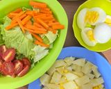 Foto langkah ke 3 dari resep Vegetable Salad with Thousand Island Dressing.