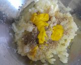 A picture of step 1 of Tuc Sandwich.