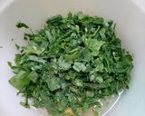 Foto del paso 1 de la receta: Omelette de espinaca fresca y muzzarella