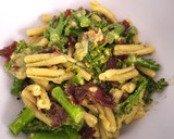 Foto del paso 4 de la receta: Casarecce pasta con bimi, pesto y jamón