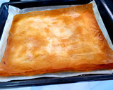 Foto del paso 3 de la receta: Empanada de bonito y cebolla caramelizada con masa filo