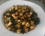 Foto del paso 9 de la receta Garbanzos con espinacas y huevo duro