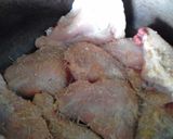 Foto del paso 2 de la receta: Muslos de pollo con papas al romero