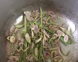 Hình bước làm 3 của món Cá mắn tươi kho vỏ quýt