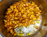 A picture of step 3 of Apple Pie.