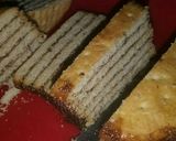 A picture of step 5 of No bake marie biscuitcake.
