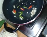 A picture of step 3 of Chilli chinese noodles.