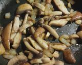 Foto del paso 2 de la receta: Conejo en salsa de setas
