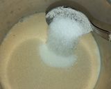 Foto del paso 1 de la receta: Medialunas con dulce de leche🥐