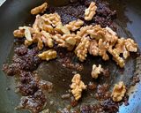 A picture of step 2 of Candid Walnuts.