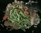 Foto langkah ke 3 dari resep Bihun Goreng Singapore.