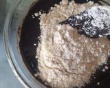 Foto langkah ke 5 dari resep Fudgy Bitter Sweet Black Brownies.