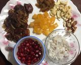 A picture of step 1 of Dates Marmalade.