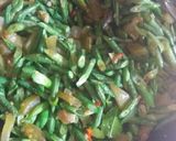 Foto langkah ke 3 dari resep Kikil Pedas Kacang Panjang.