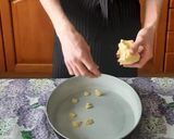 Foto del passaggio 6 della ricetta Sbriciolata salata salsiccia e Montasio