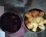 A picture of step 1 of Beetroot-Banana Smoothy.