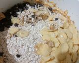 Foto langkah ke 3 dari resep Cookies Butter Oatmeal cornflake chocochip.