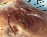 Une image de l'étape 1 de Gigot de chevreau confit au pruneaux et curry.
