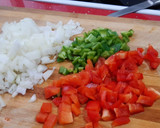 Foto del paso 1 de la receta: Mini empanadas de pollo con masa de hojaldre