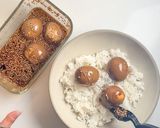 A picture of step 7 of 6 minute jammy soy-marinated eggs.