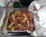 Foto do passo 3 de Lingüiça de forno c/ Batatas
