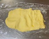 A picture of step 3 of White Chocolate Cookies.
