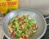 Foto langkah ke 4 dari resep Tumis Jamur Brokoli.