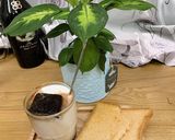 Hình bước làm 2 của món Baileys Coffee Latte