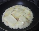 A picture of step 4 of Pizza omelette.