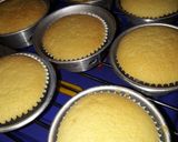 Foto langkah ke 7 dari resep Vanilla cupcake.