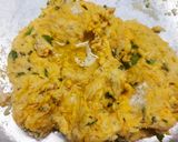 A picture of step 2 of Pumpkin Paratha.