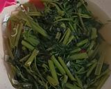 Foto langkah ke 2 dari resep Kangkung Saus Tiram.