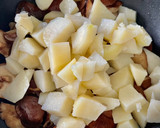 Foto del paso 3 de la receta: Wok de setas con patatas y castañas a la mostaza